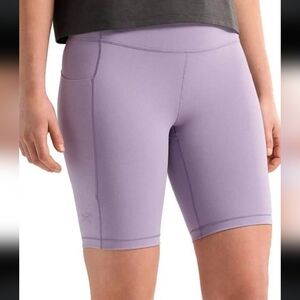 Women's Arc'teryx Essent High-Rise Short 8"